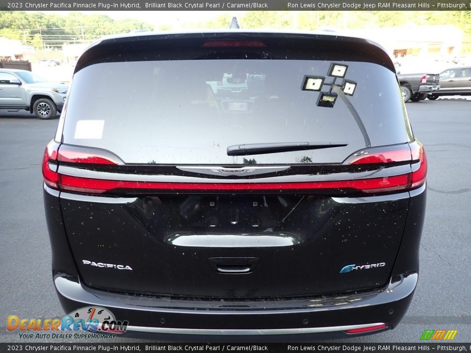 2023 Chrysler Pacifica Pinnacle Plug-In Hybrid Brilliant Black Crystal Pearl / Caramel/Black Photo #4