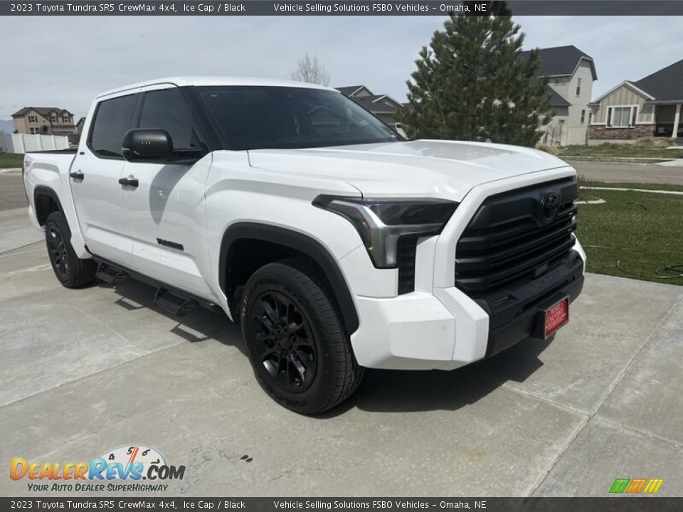 Front 3/4 View of 2023 Toyota Tundra SR5 CrewMax 4x4 Photo #2