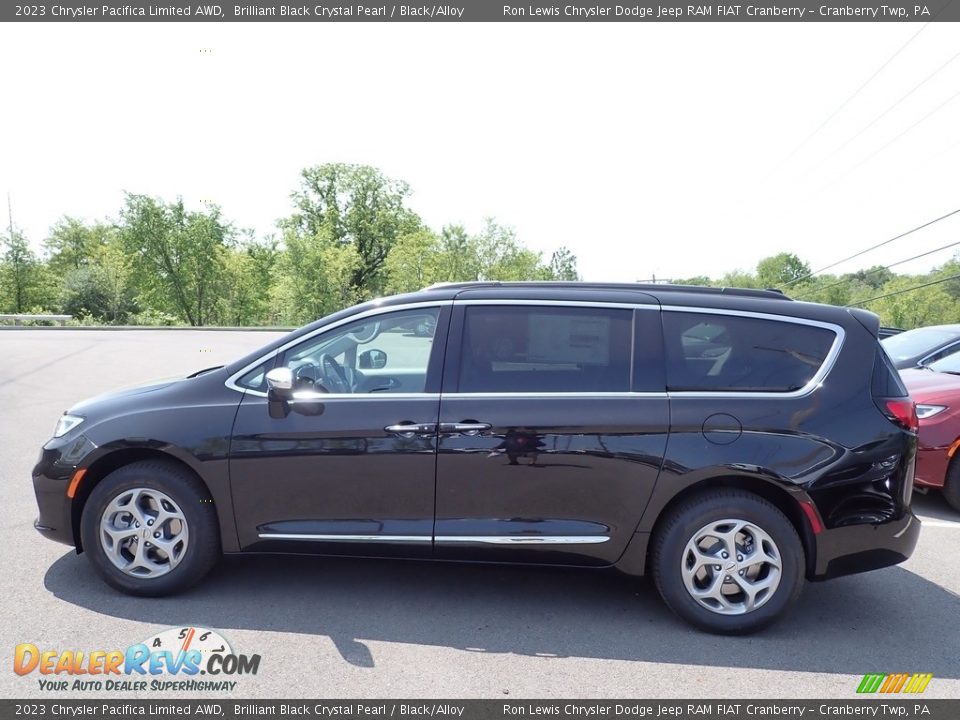 2023 Chrysler Pacifica Limited AWD Brilliant Black Crystal Pearl / Black/Alloy Photo #2