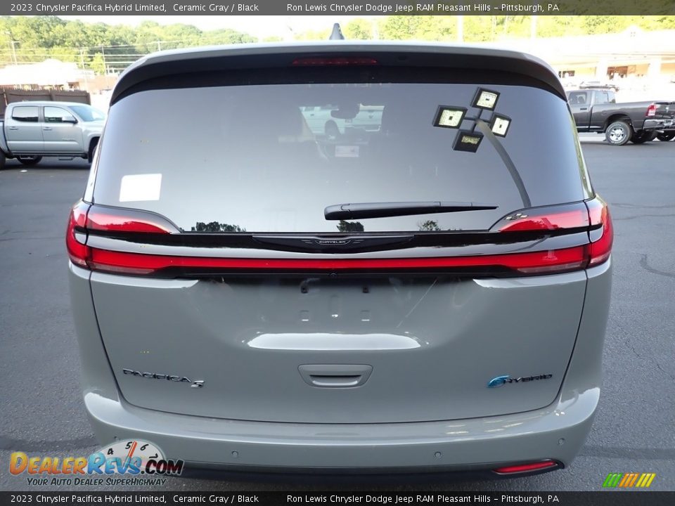 2023 Chrysler Pacifica Hybrid Limited Ceramic Gray / Black Photo #4