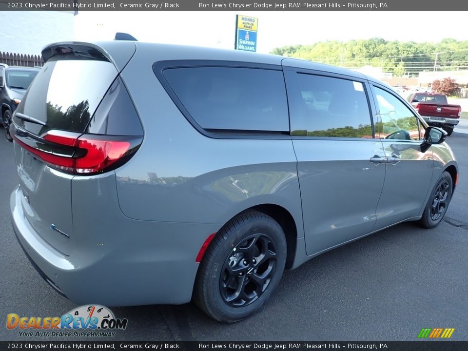 2023 Chrysler Pacifica Hybrid Limited Ceramic Gray / Black Photo #6