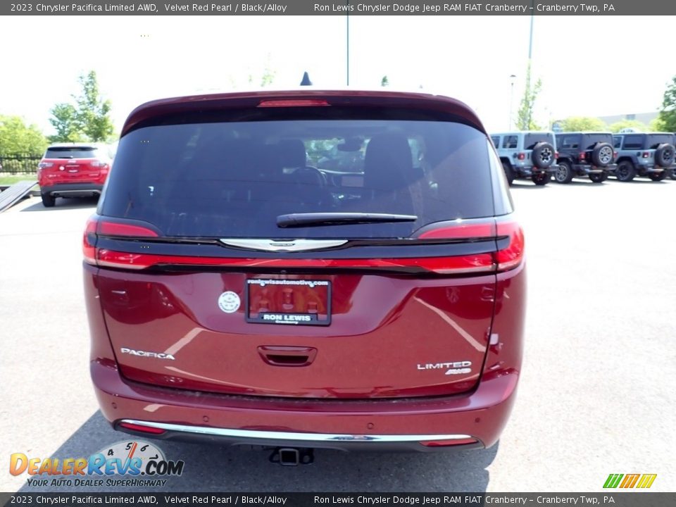 2023 Chrysler Pacifica Limited AWD Velvet Red Pearl / Black/Alloy Photo #4