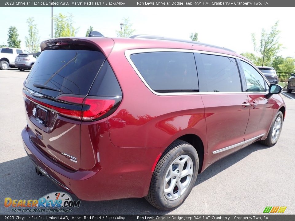 2023 Chrysler Pacifica Limited AWD Velvet Red Pearl / Black/Alloy Photo #5