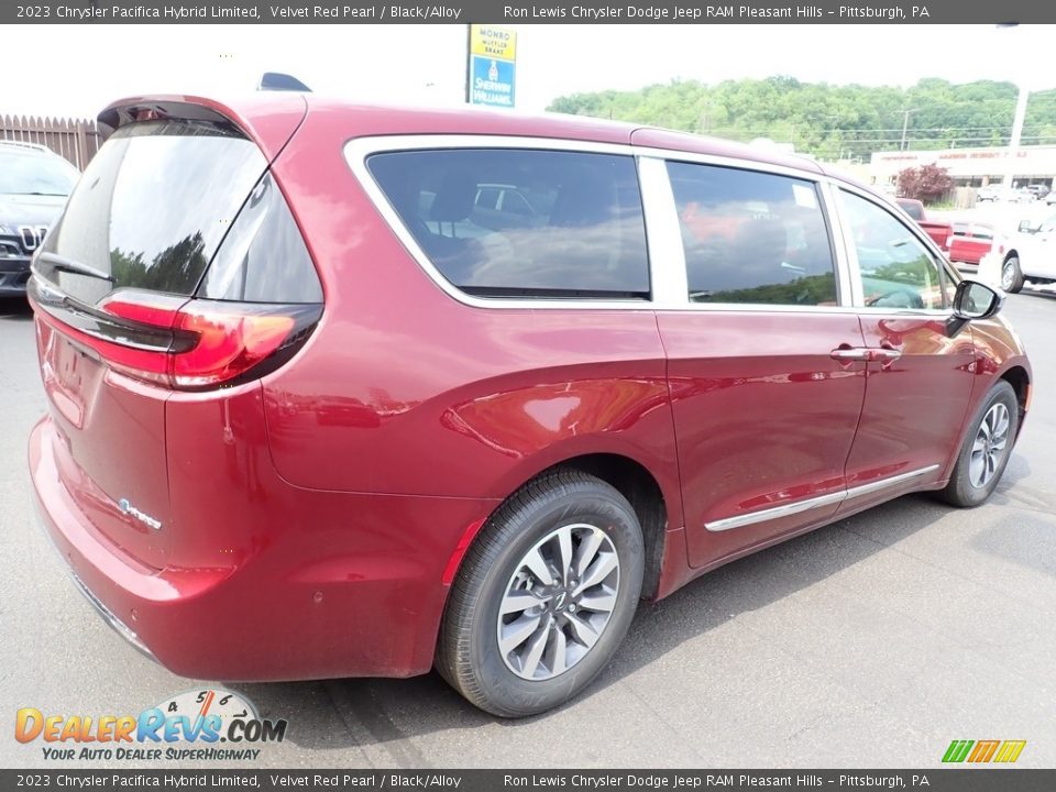 2023 Chrysler Pacifica Hybrid Limited Velvet Red Pearl / Black/Alloy Photo #6