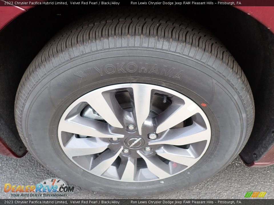 2023 Chrysler Pacifica Hybrid Limited Wheel Photo #10