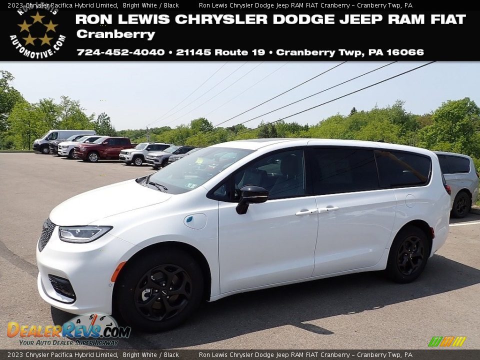 2023 Chrysler Pacifica Hybrid Limited Bright White / Black Photo #1