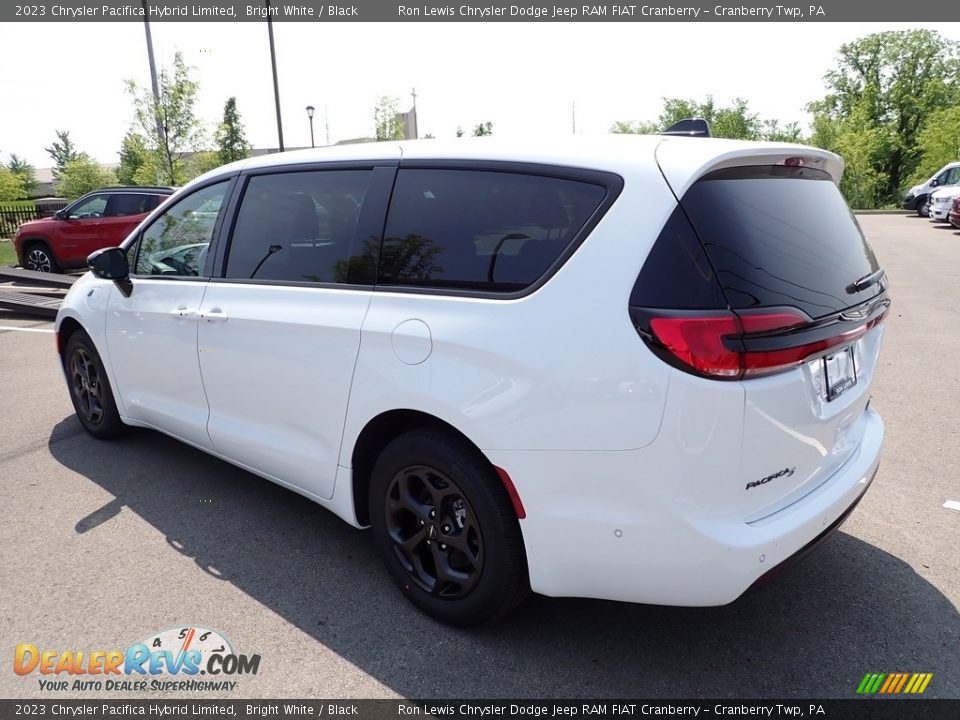 2023 Chrysler Pacifica Hybrid Limited Bright White / Black Photo #3