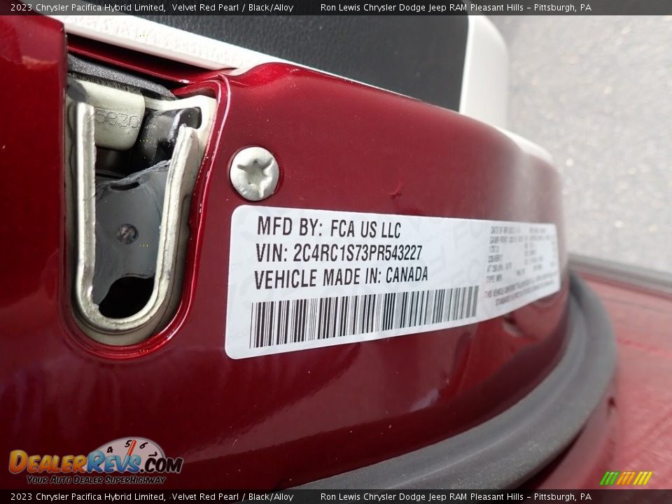 2023 Chrysler Pacifica Hybrid Limited Velvet Red Pearl / Black/Alloy Photo #15