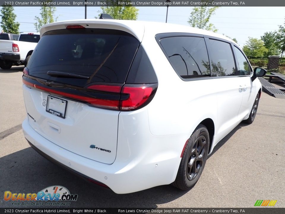 2023 Chrysler Pacifica Hybrid Limited Bright White / Black Photo #5