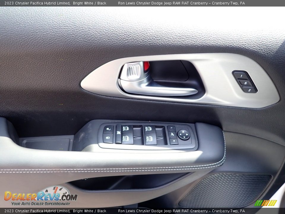 2023 Chrysler Pacifica Hybrid Limited Bright White / Black Photo #14