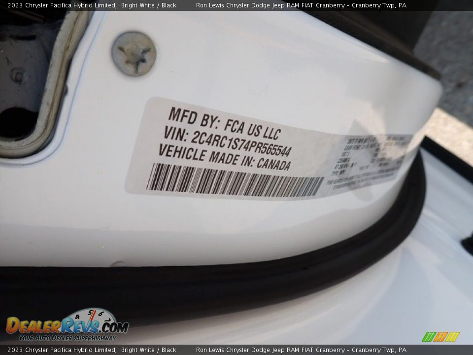 2023 Chrysler Pacifica Hybrid Limited Bright White / Black Photo #20