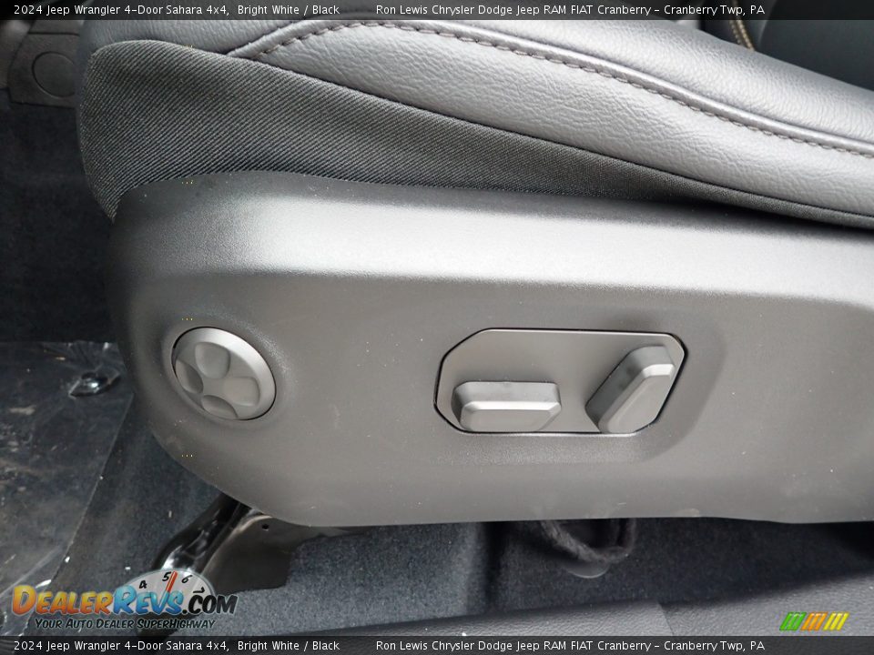 Front Seat of 2024 Jeep Wrangler 4-Door Sahara 4x4 Photo #14