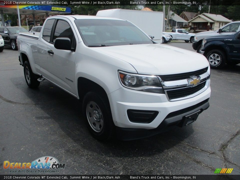 Front 3/4 View of 2018 Chevrolet Colorado WT Extended Cab Photo #5