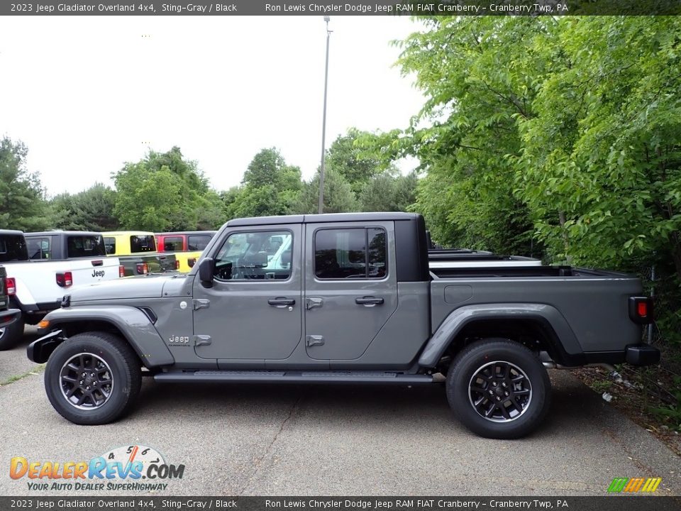 2023 Jeep Gladiator Overland 4x4 Sting-Gray / Black Photo #4