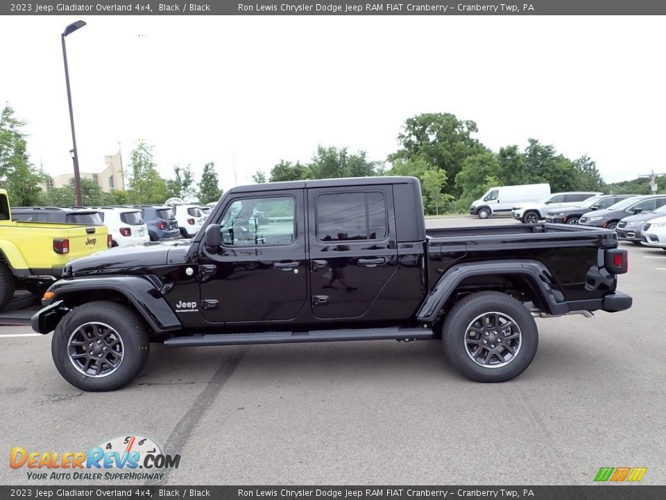 2023 Jeep Gladiator Overland 4x4 Black / Black Photo #2