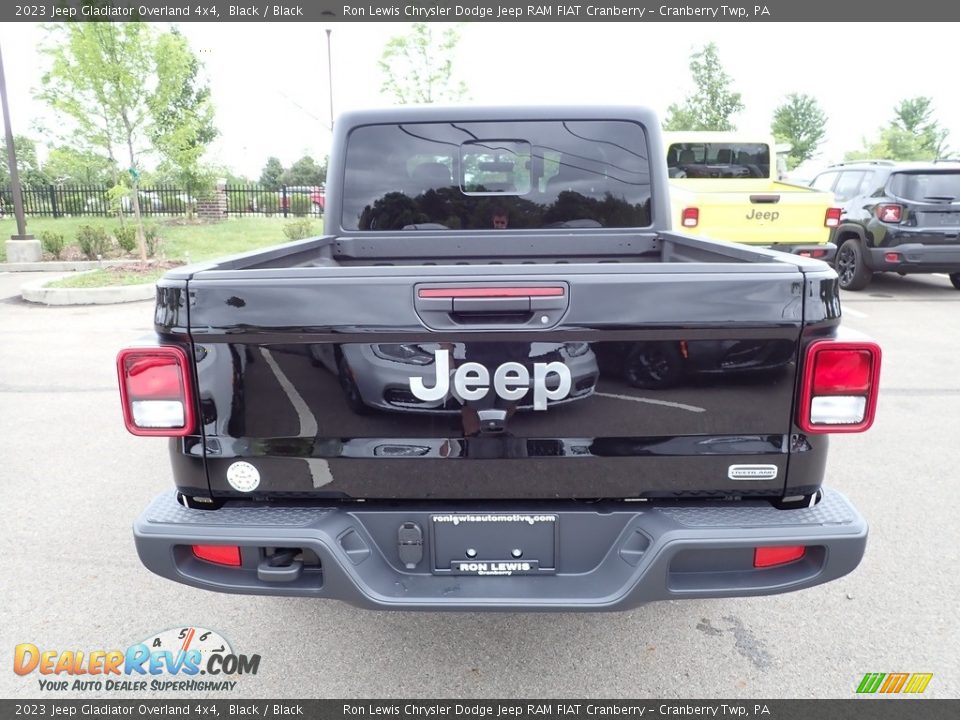 2023 Jeep Gladiator Overland 4x4 Black / Black Photo #4