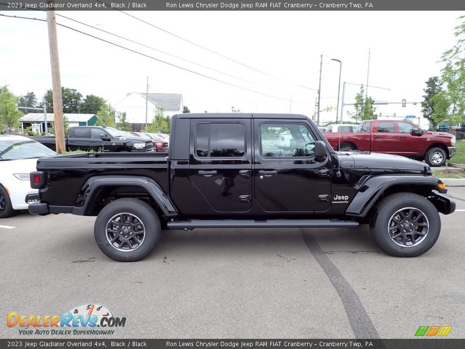 2023 Jeep Gladiator Overland 4x4 Black / Black Photo #6