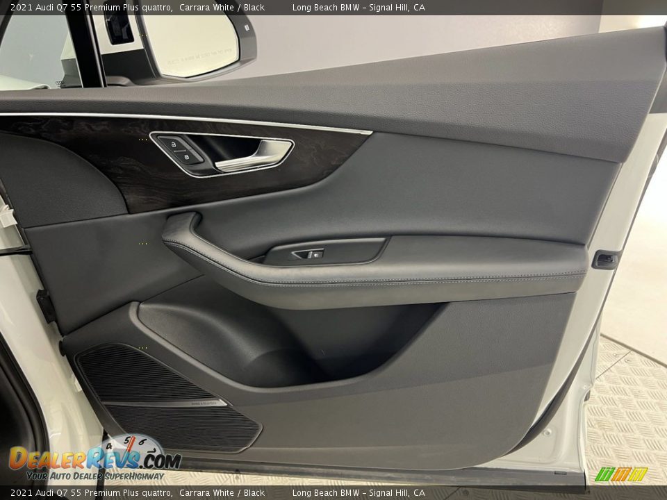 Door Panel of 2021 Audi Q7 55 Premium Plus quattro Photo #12