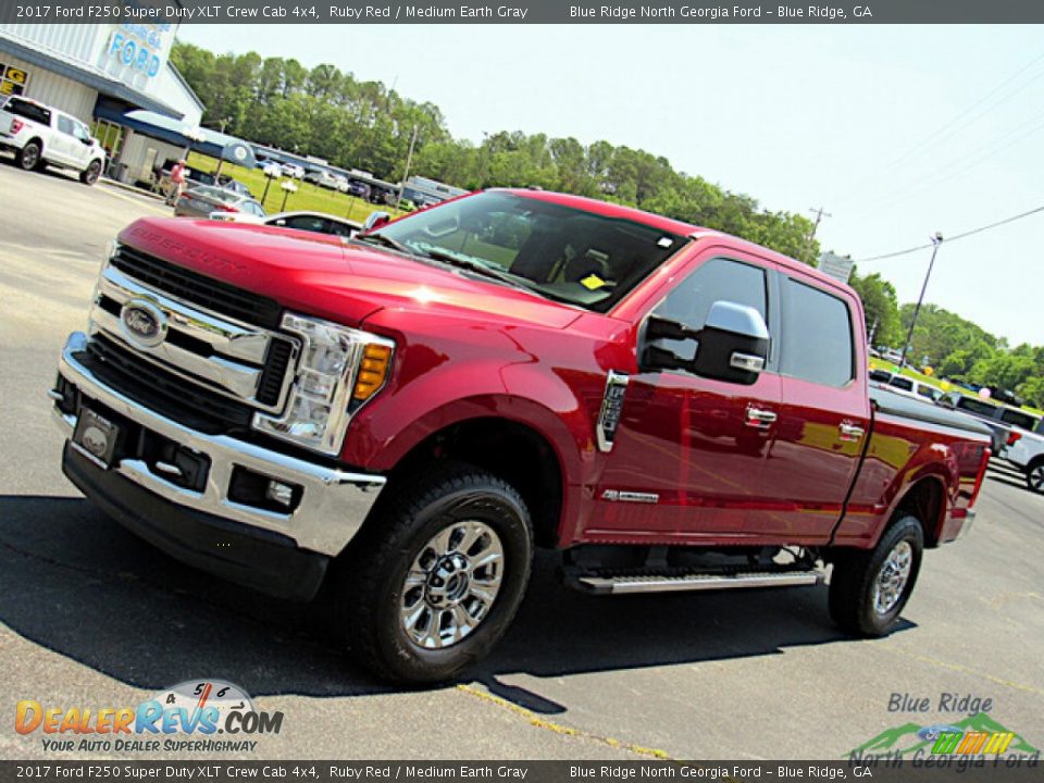 2017 Ford F250 Super Duty XLT Crew Cab 4x4 Ruby Red / Medium Earth Gray Photo #28