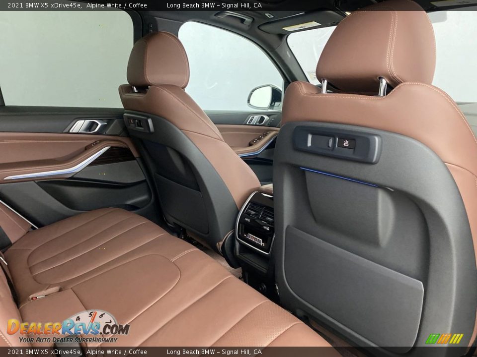 2021 BMW X5 xDrive45e Alpine White / Coffee Photo #35