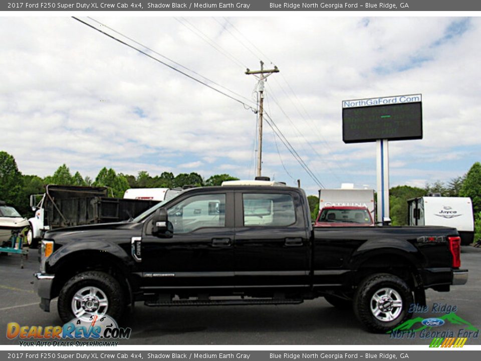 2017 Ford F250 Super Duty XL Crew Cab 4x4 Shadow Black / Medium Earth Gray Photo #2