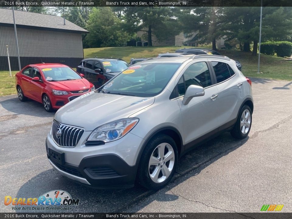 Front 3/4 View of 2016 Buick Encore  Photo #2
