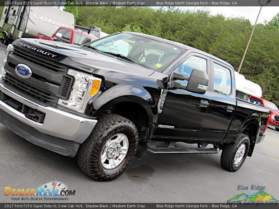 2017 Ford F250 Super Duty XL Crew Cab 4x4 Shadow Black / Medium Earth Gray Photo #25