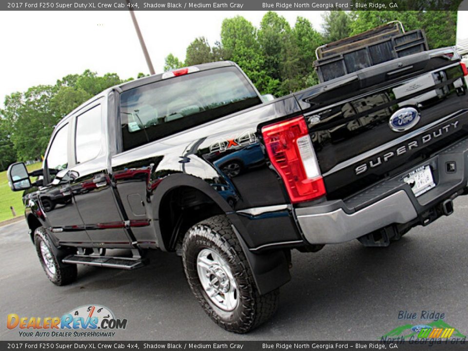 2017 Ford F250 Super Duty XL Crew Cab 4x4 Shadow Black / Medium Earth Gray Photo #28