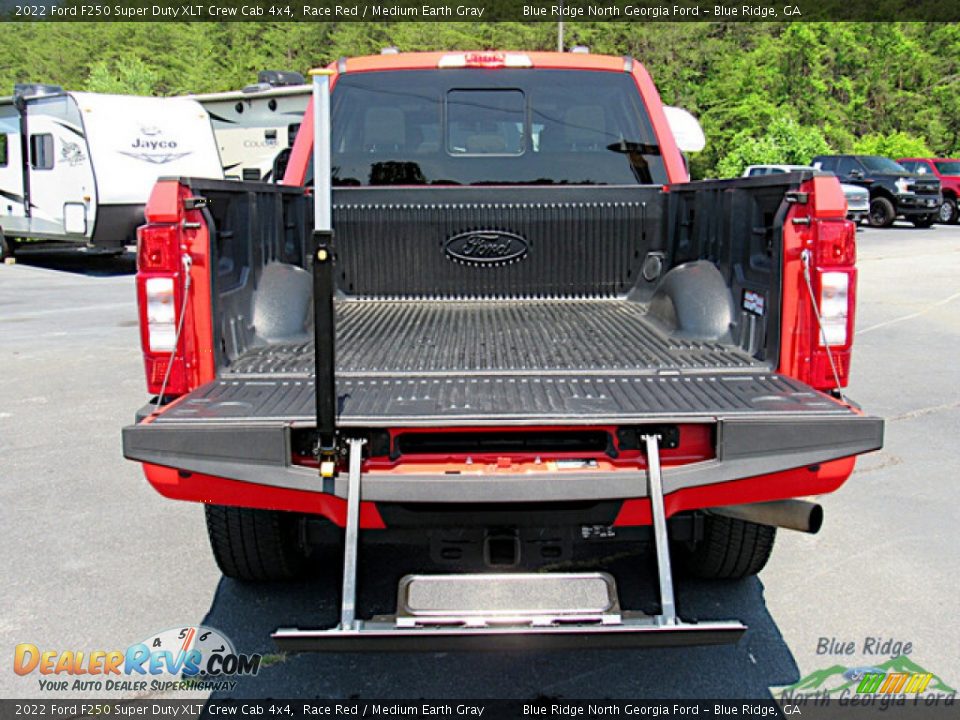 2022 Ford F250 Super Duty XLT Crew Cab 4x4 Race Red / Medium Earth Gray Photo #14