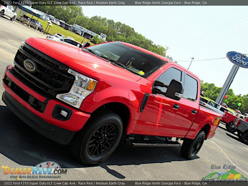 2022 Ford F250 Super Duty XLT Crew Cab 4x4 Race Red / Medium Earth Gray Photo #27