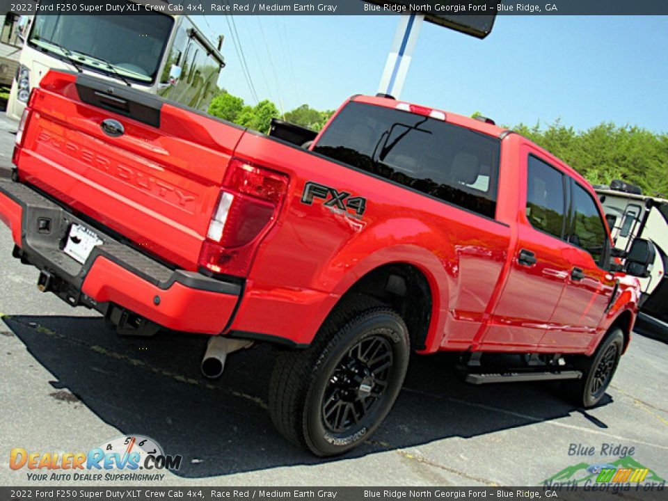 2022 Ford F250 Super Duty XLT Crew Cab 4x4 Race Red / Medium Earth Gray Photo #29