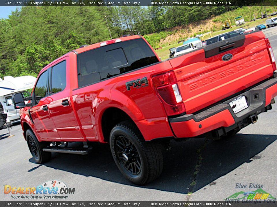 2022 Ford F250 Super Duty XLT Crew Cab 4x4 Race Red / Medium Earth Gray Photo #30