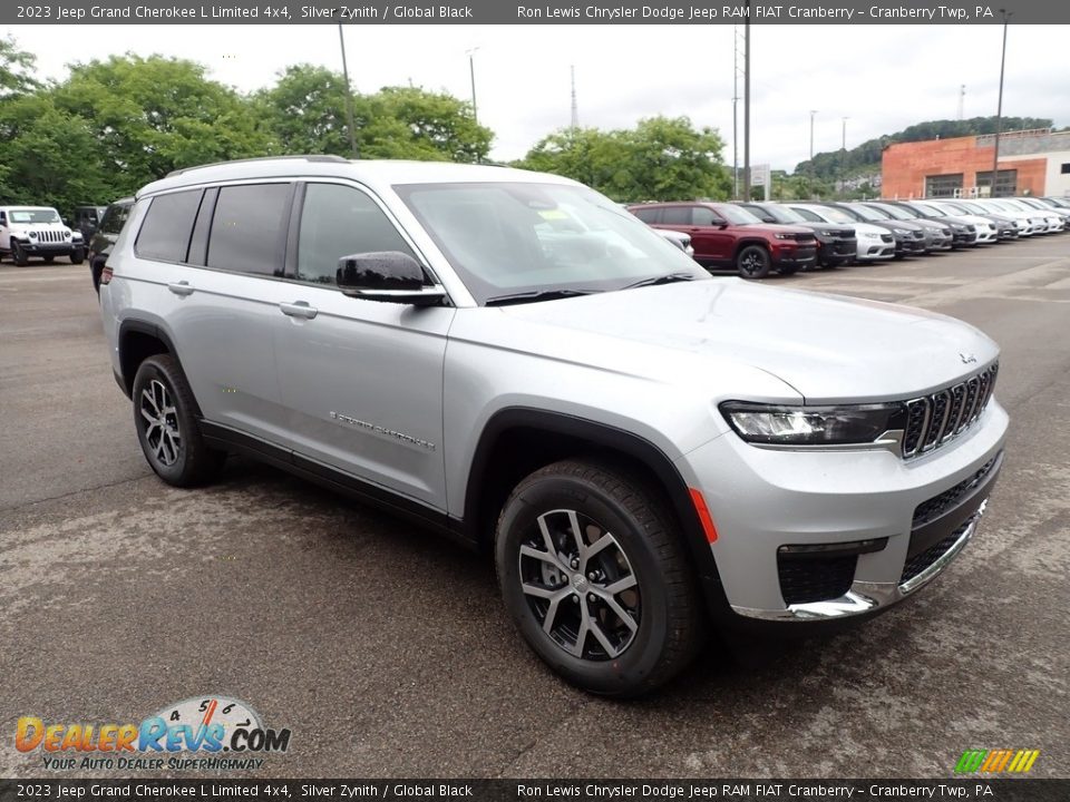 Front 3/4 View of 2023 Jeep Grand Cherokee L Limited 4x4 Photo #7