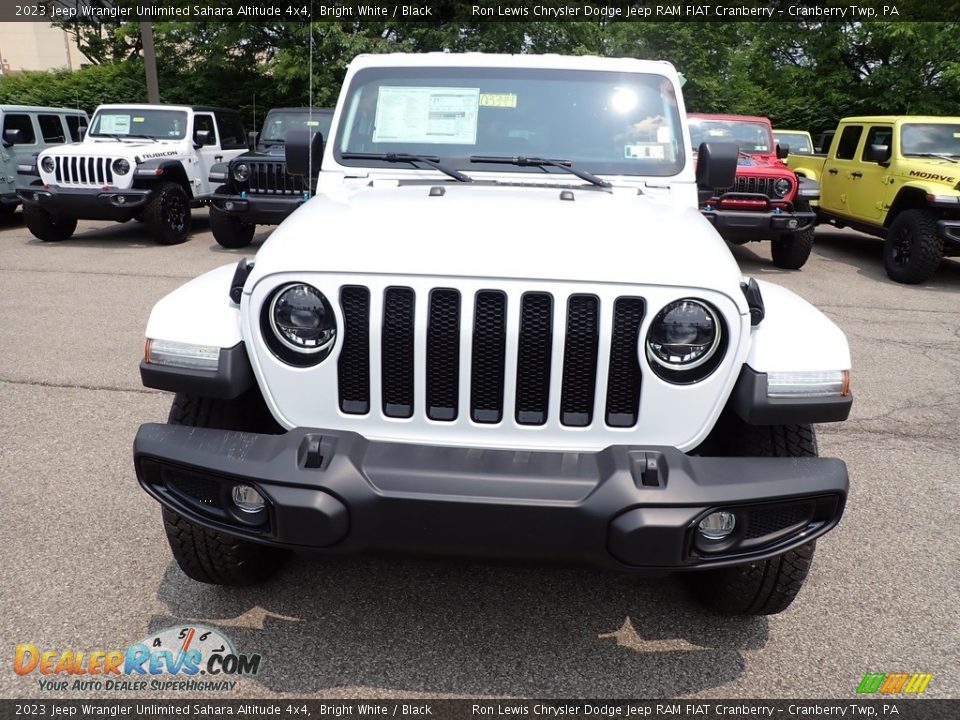 2023 Jeep Wrangler Unlimited Sahara Altitude 4x4 Bright White / Black Photo #8