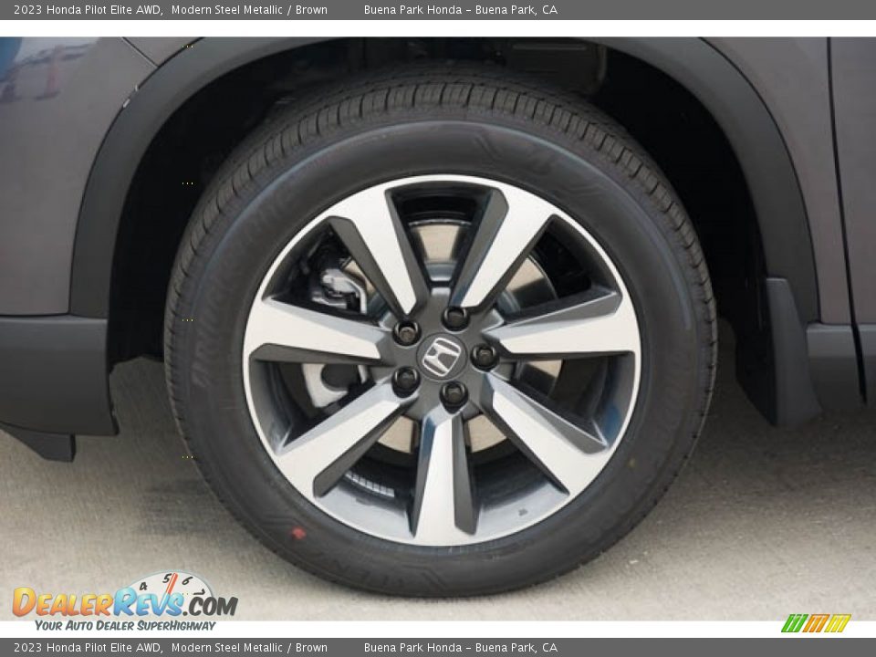 2023 Honda Pilot Elite AWD Modern Steel Metallic / Brown Photo #11