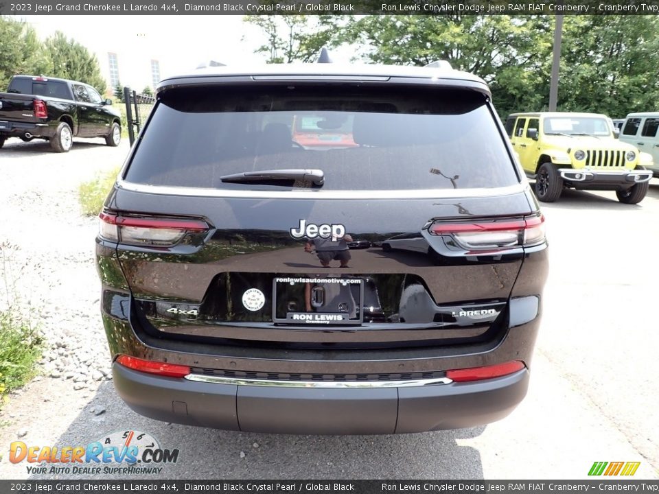 2023 Jeep Grand Cherokee L Laredo 4x4 Diamond Black Crystal Pearl / Global Black Photo #4