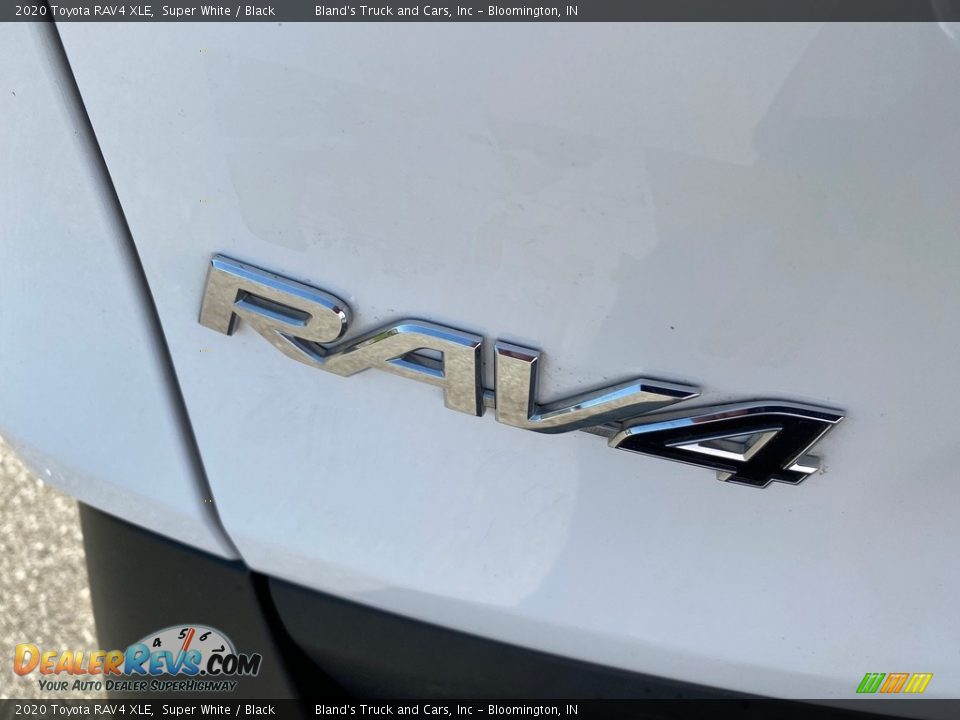 2020 Toyota RAV4 XLE Super White / Black Photo #5