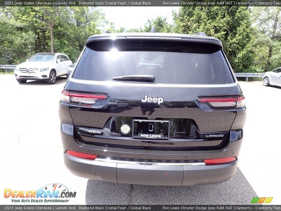 2023 Jeep Grand Cherokee L Laredo 4x4 Diamond Black Crystal Pearl / Global Black Photo #4