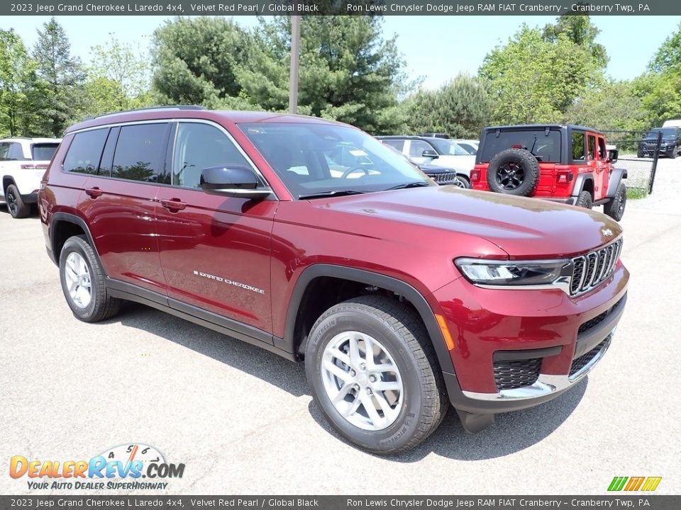 2023 Jeep Grand Cherokee L Laredo 4x4 Velvet Red Pearl / Global Black Photo #7