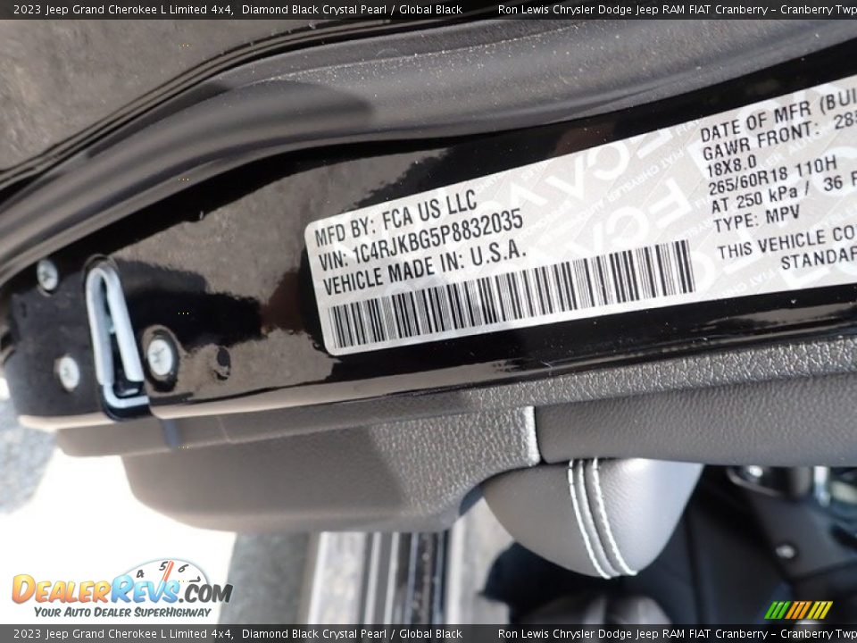2023 Jeep Grand Cherokee L Limited 4x4 Diamond Black Crystal Pearl / Global Black Photo #20