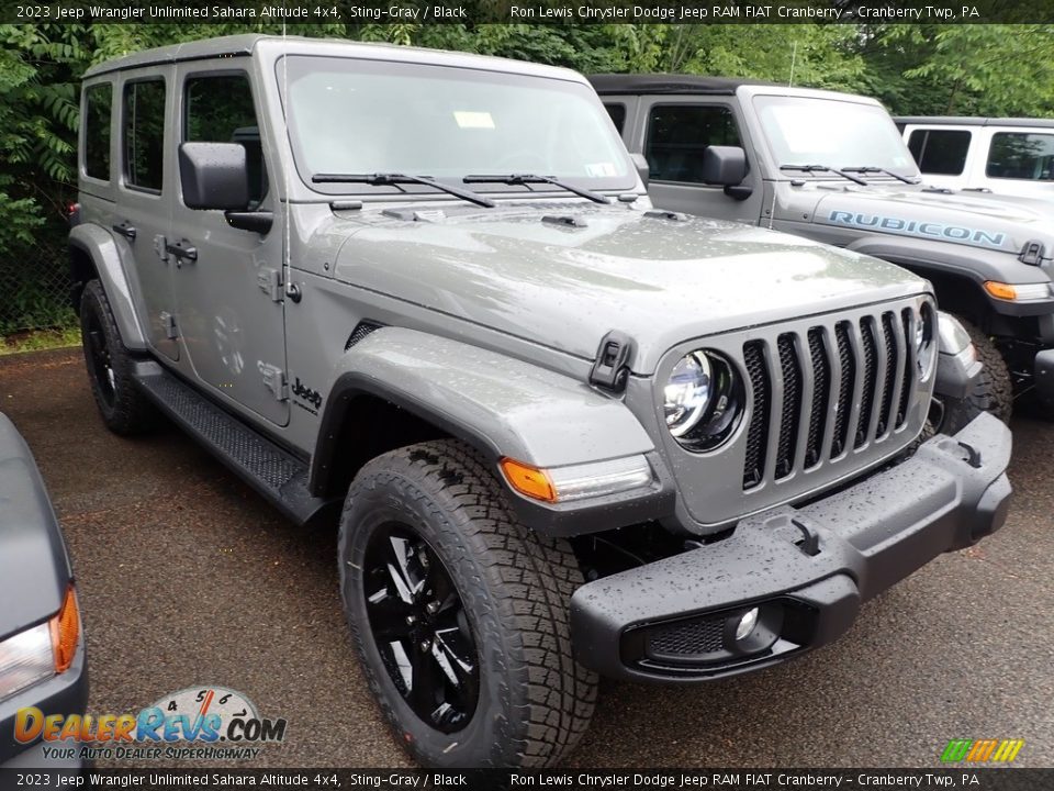 2023 Jeep Wrangler Unlimited Sahara Altitude 4x4 Sting-Gray / Black Photo #3