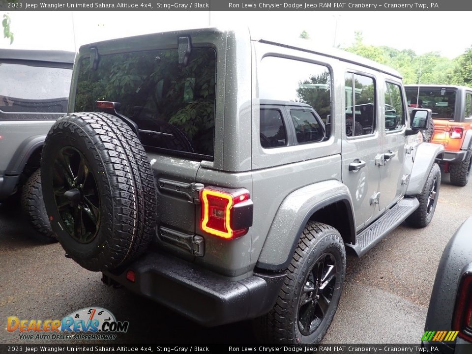 2023 Jeep Wrangler Unlimited Sahara Altitude 4x4 Sting-Gray / Black Photo #4