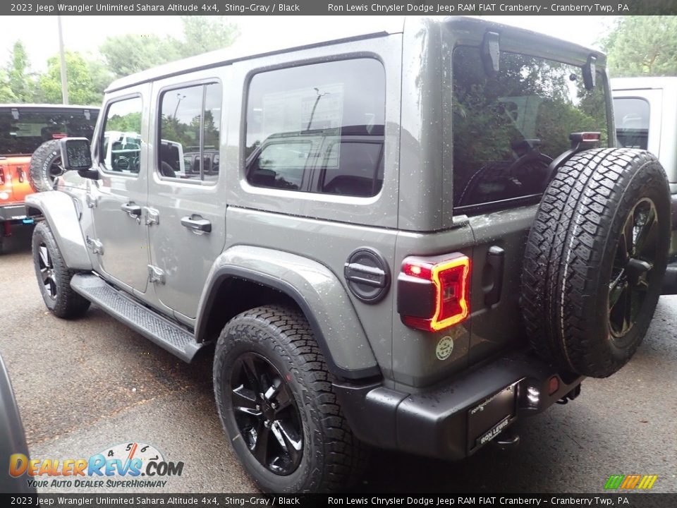 2023 Jeep Wrangler Unlimited Sahara Altitude 4x4 Sting-Gray / Black Photo #5