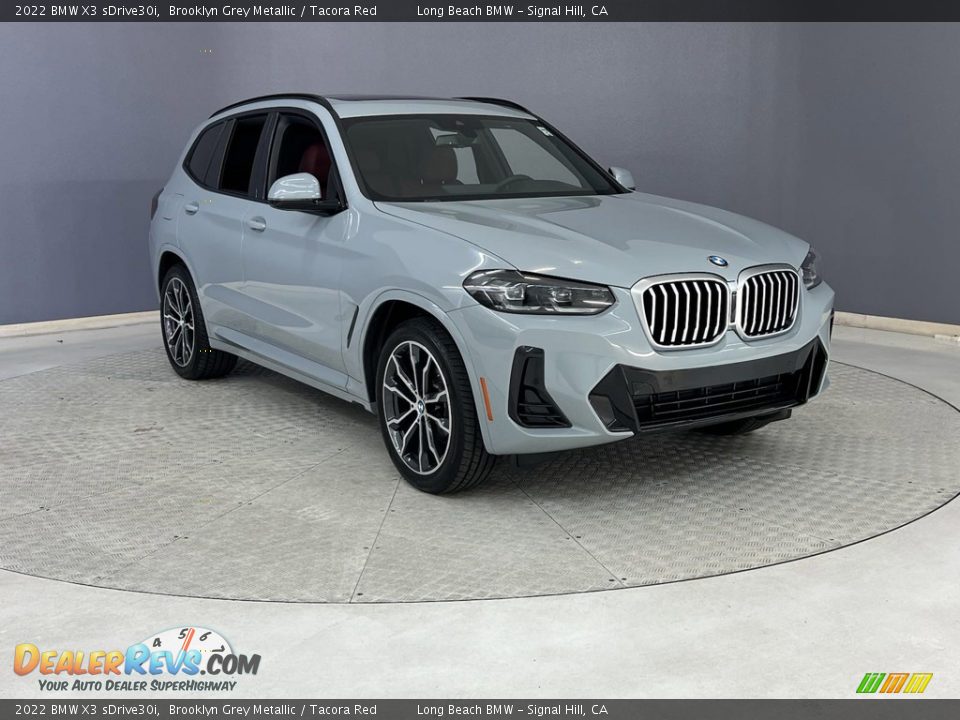 Front 3/4 View of 2022 BMW X3 sDrive30i Photo #4