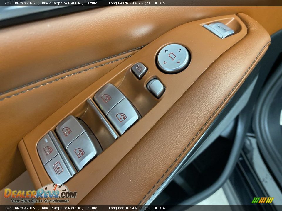 Door Panel of 2021 BMW X7 M50i Photo #14