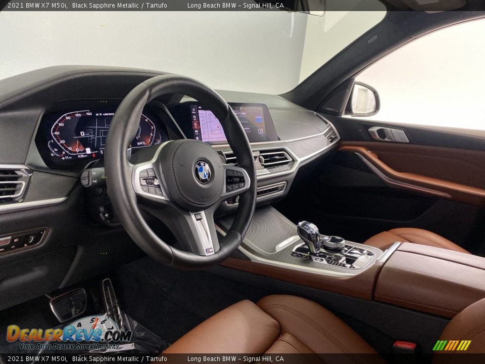 Front Seat of 2021 BMW X7 M50i Photo #16