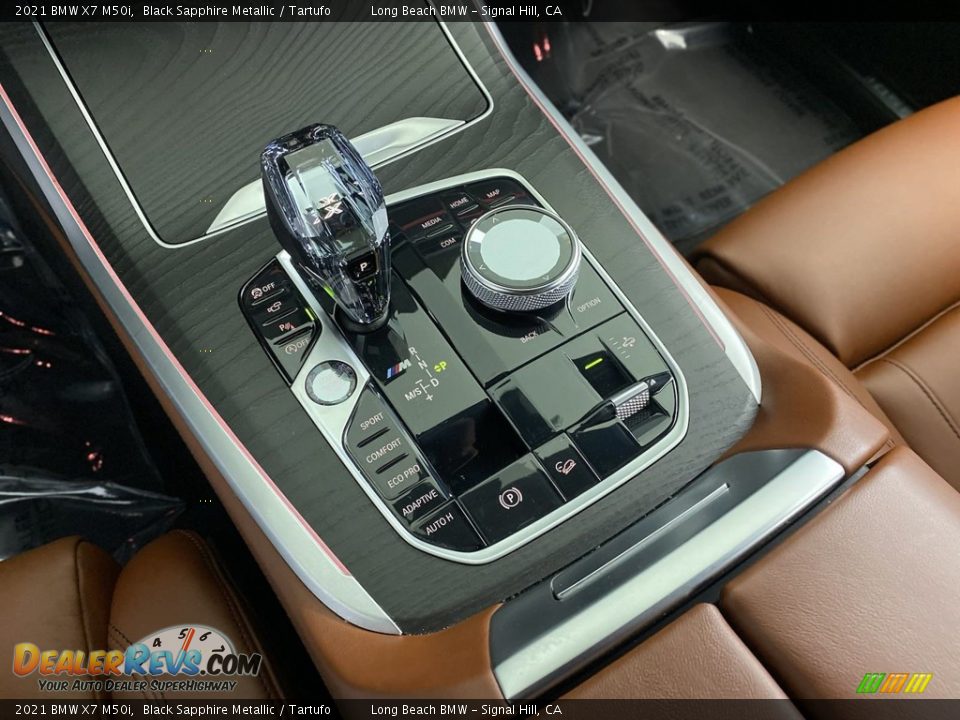 Controls of 2021 BMW X7 M50i Photo #26