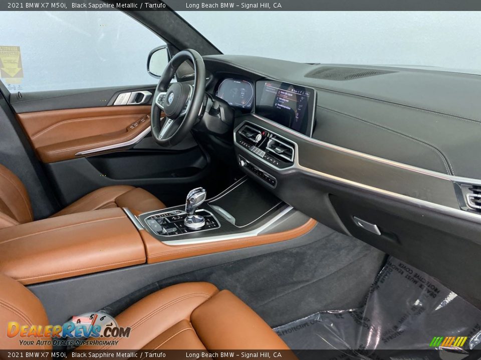 Front Seat of 2021 BMW X7 M50i Photo #33