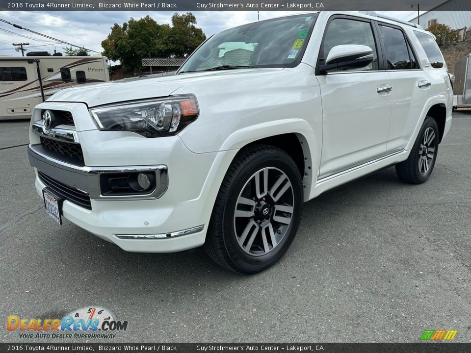 Front 3/4 View of 2016 Toyota 4Runner Limited Photo #3