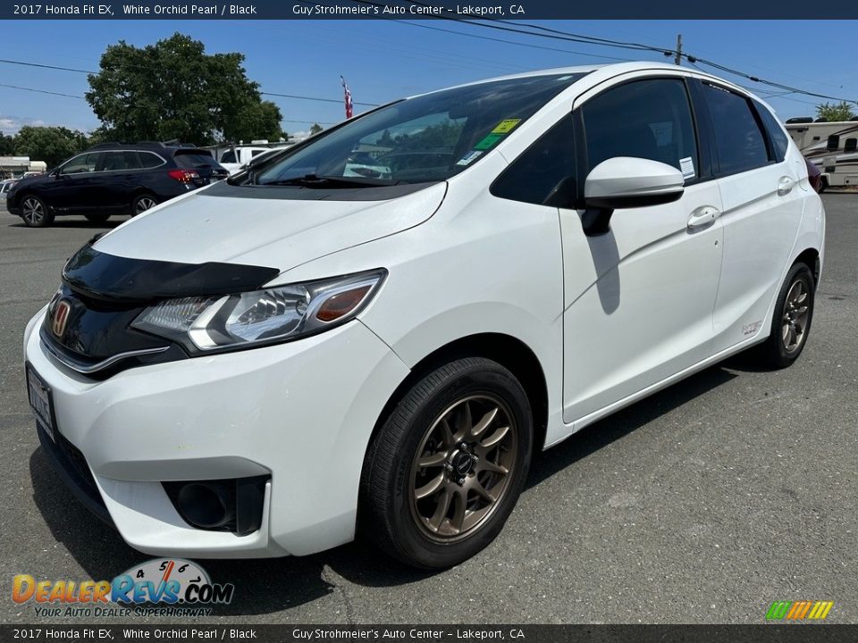 Front 3/4 View of 2017 Honda Fit EX Photo #3